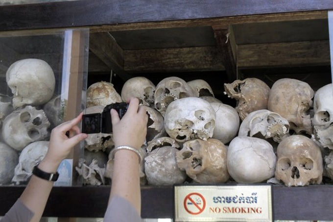 'Killing fields' victims await Khmer Rouge trial - 1 'Killing fields' victims await Khmer Rouge trial - 1