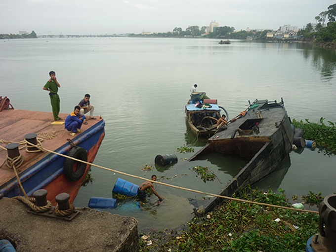 Dong Nai people struggle to fight illegal sand exploitation - 1 Dong Nai people struggle to fight illegal sand exploitation - 1