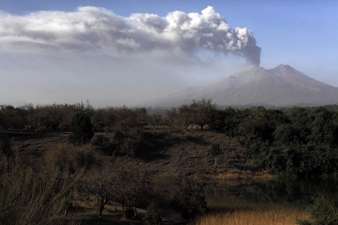 Chileans brace for volcano's impact on livestock, farming - 3