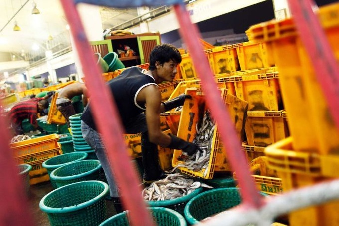 Migrant workers flee Thailand in tens of thousands over new labour laws - 1