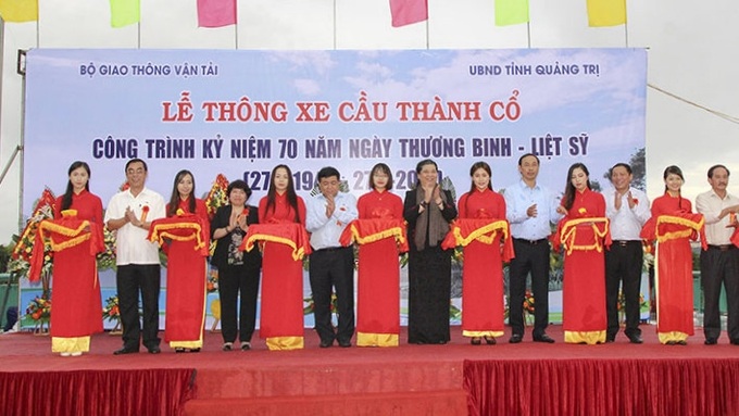 Quang Tri: bridge linking ancient citadel opens to traffic - 1 Quang Tri: bridge linking ancient citadel opens to traffic - 1