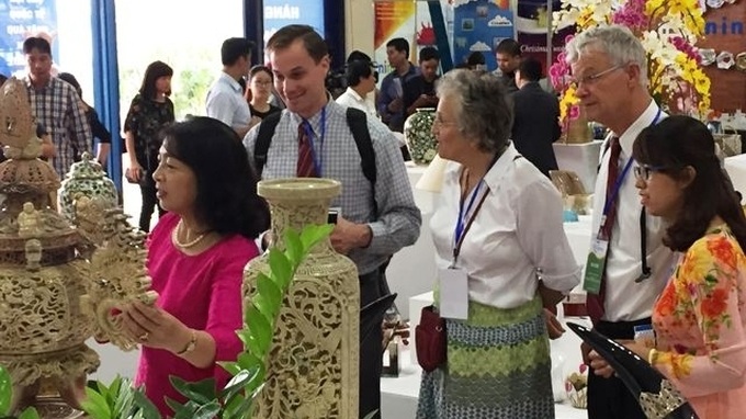 Hanoi Gift Show boosts export opportunities for craft products - 1