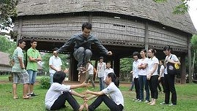 Exploring foreign countries’ folk games in Hanoi - 1