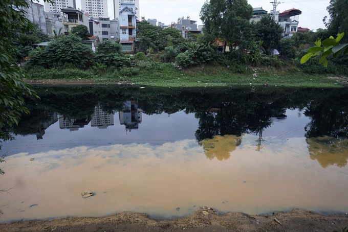 'Dead' rivers in Hanoi - 10 'Dead' rivers in Hanoi - 10