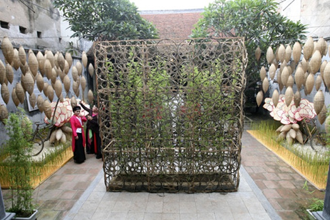 Exhibition features old Hanoi’s space - 9