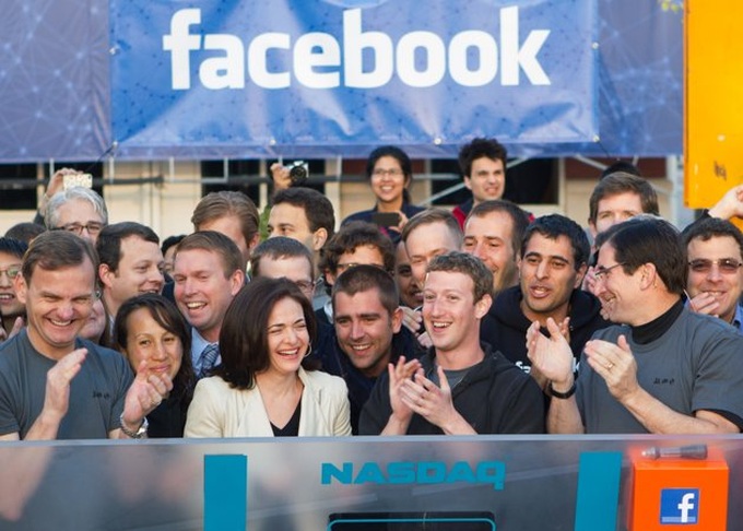 Facebook falls flat in market debut - 1