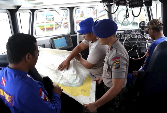 Search area expanded in hunt for AirAsia plane - 1 Search area expanded in hunt for AirAsia plane - 1