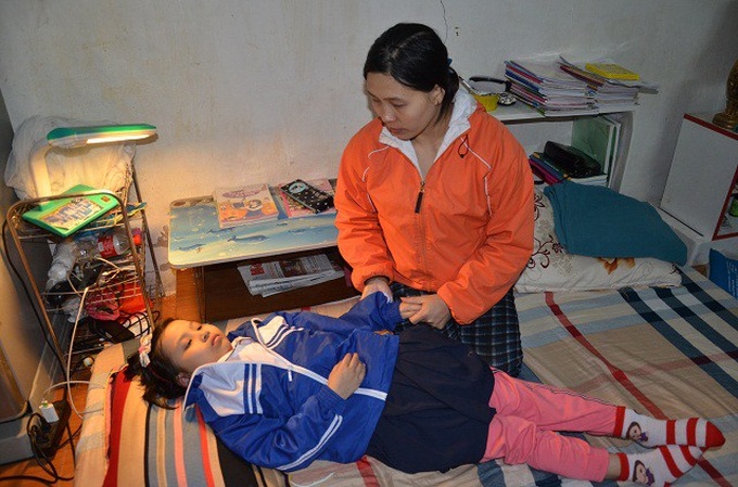 Little girl struggles against illness - 1