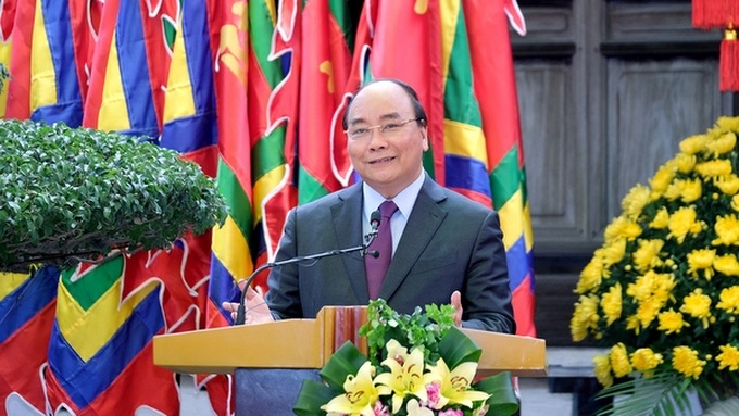 PM visits Bat Trang ceramics village - 1