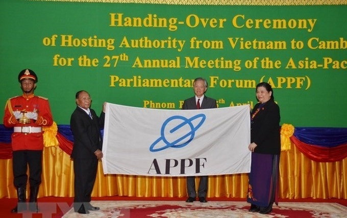 Vietnamese NA hands over APPF chairmanship to Cambodia - 1