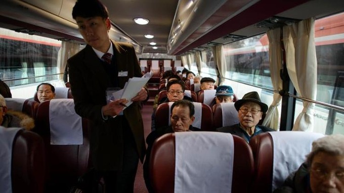 S. Koreans head for bittersweet family reunion in North - 1 S. Koreans head for bittersweet family reunion in North - 1