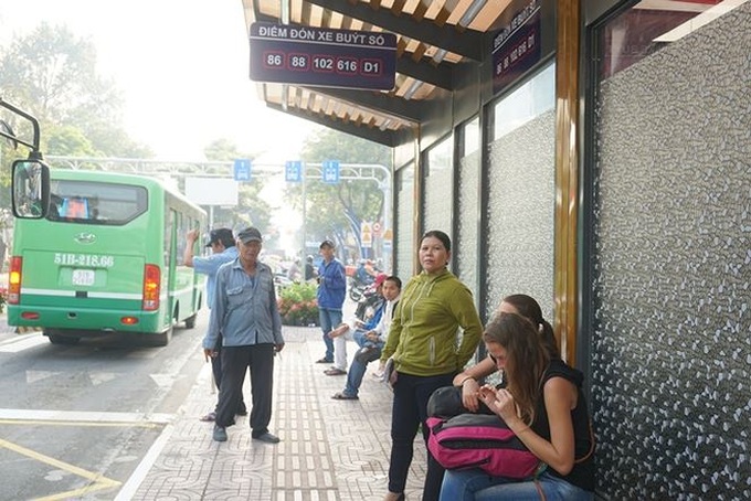New HCM City bus terminal put into operation - 4