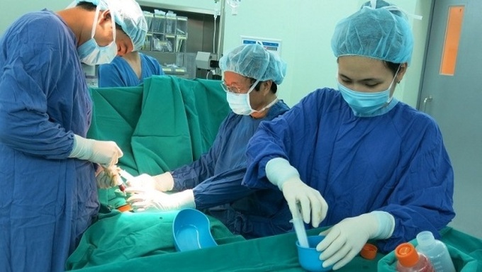 Vietnam performs world’s first stem cell transplant in treatment of bronchopulmonary dysplasia - 1
