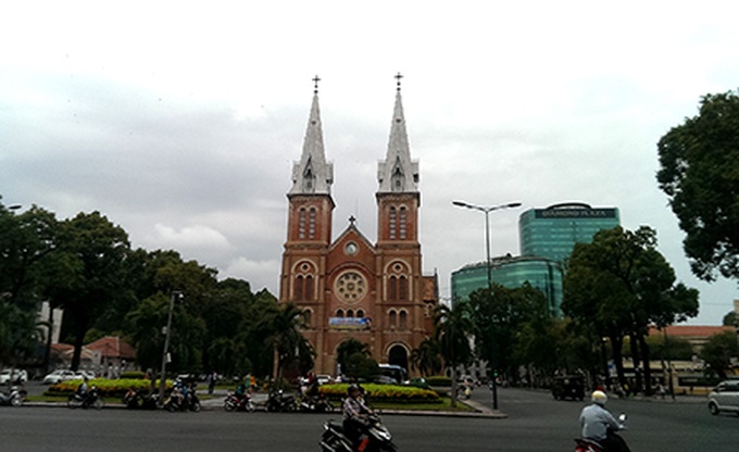 HCM City 39 years after Reunification Day - 10