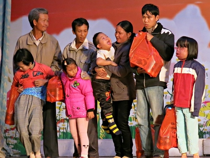 Over 2 billion VND raised for AO victims in Da Nang - 1 Over 2 billion VND raised for AO victims in Da Nang - 1