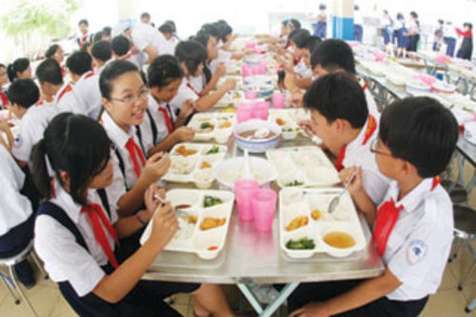 HCM City wants to improve school meals - 1