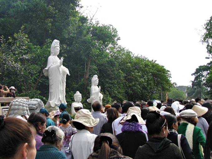 Danang hosts Goddess of Mercy festival - 2 Danang hosts Goddess of Mercy festival - 2
