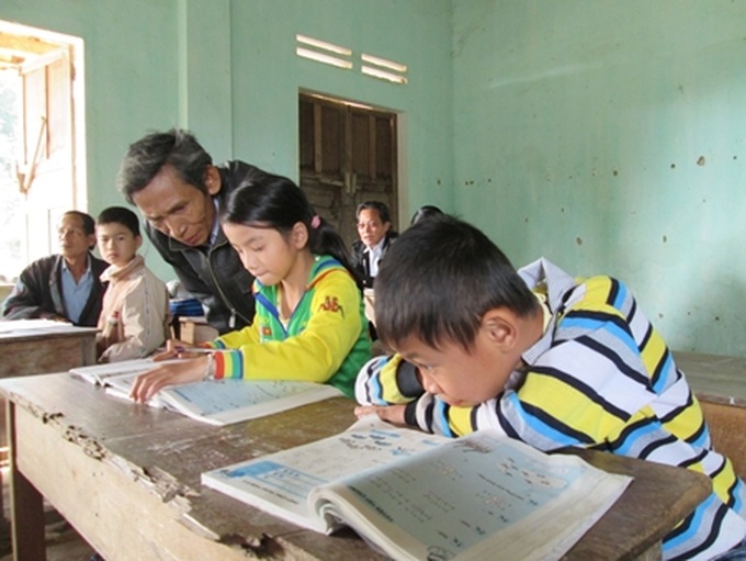 Retired teachers run free class for disabled children - 1 Retired teachers run free class for disabled children - 1