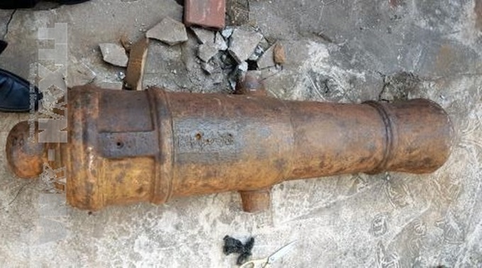200-year-old canon discovered in Quang Ninh - 1