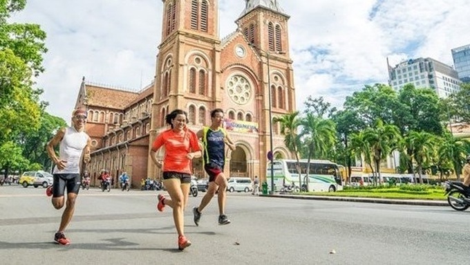 Over 5,000 runners join HCM City International Marathon - 1 Over 5,000 runners join HCM City International Marathon - 1