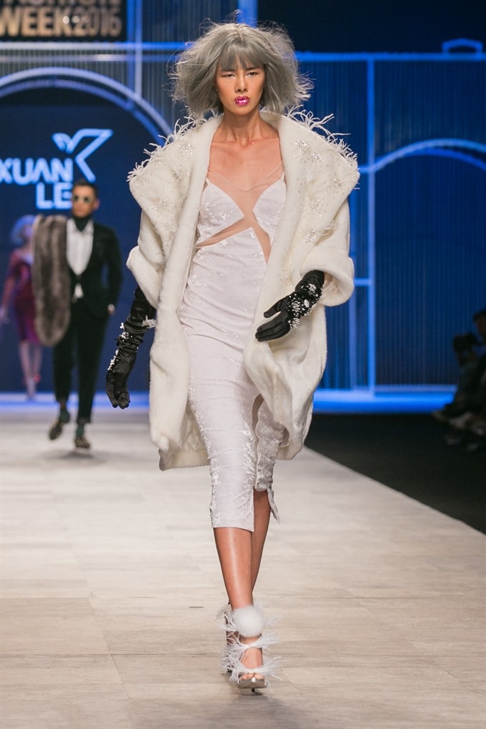 VIFW show dominates fashion season in Hanoi - 9