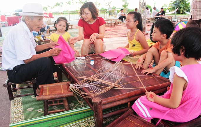 International kite exhibition opens in Nam Dinh - 1