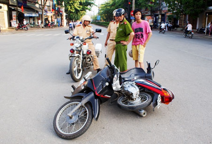 Accidents kill 24 on first day of Tet - 1