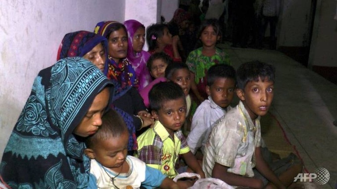 300,000 evacuated as cyclone approaches Bangladesh - 1