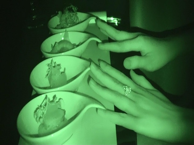 What am I eating? 'Blind' restaurant opens in HCM City - 7