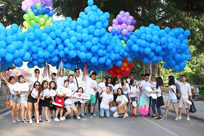 Thousands join LGBT pride parade in Hanoi - 7 Thousands join LGBT pride parade in Hanoi - 7