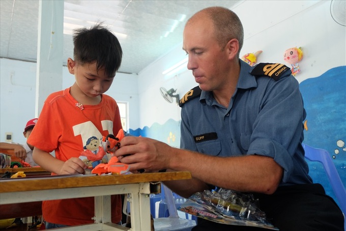 Canadian Navy officers visit AO children in Danang - 1 Canadian Navy officers visit AO children in Danang - 1