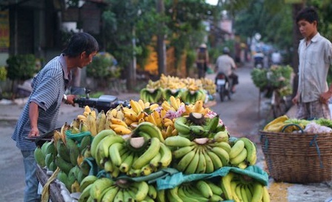 Saigon's floating market a bit less vibrant - 11