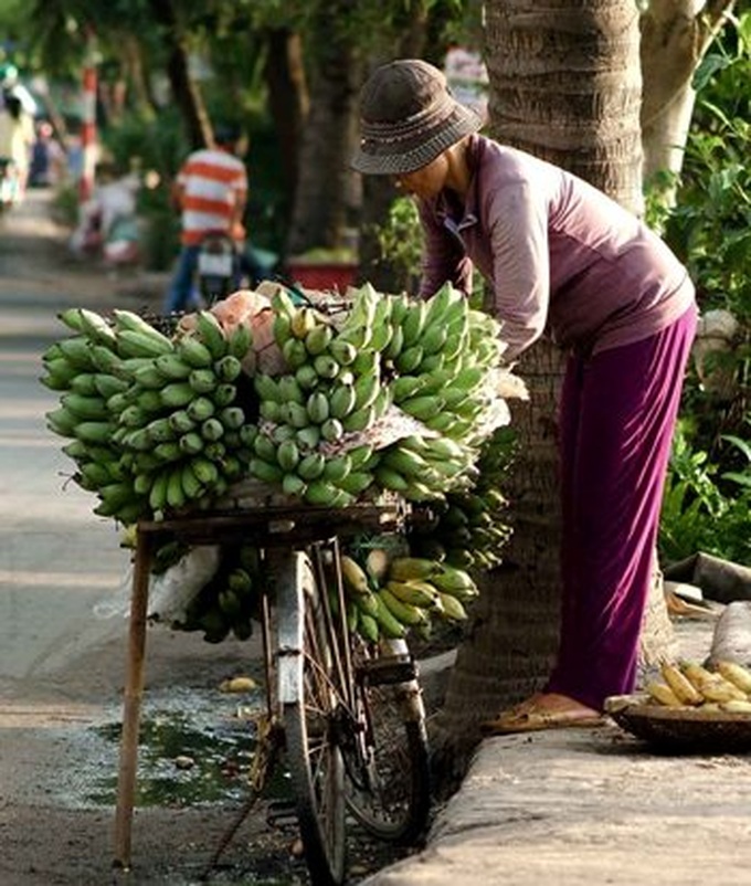 Saigon's floating market a bit less vibrant - 13