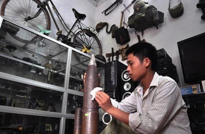 Young teacher collects wartime objects - 4 Young teacher collects wartime objects - 4