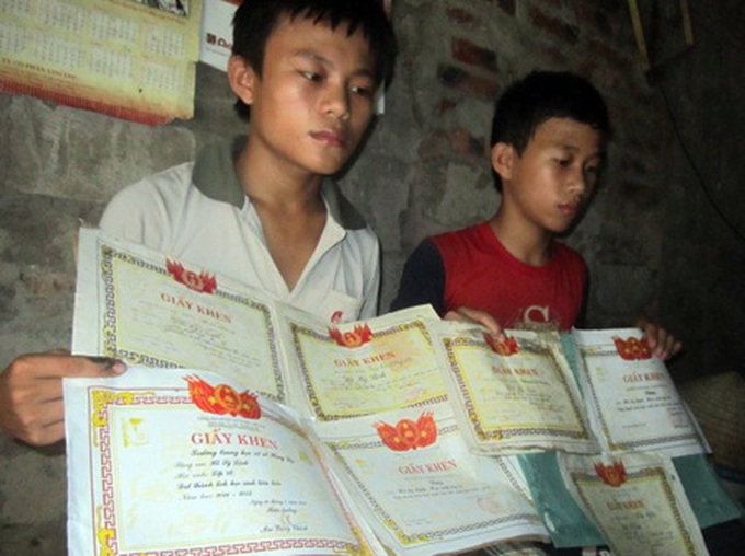 Poor boys face uncompleted education due to father's illness - 1