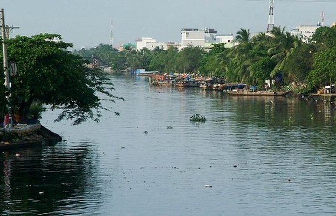 Saigon's floating market a bit less vibrant - 17