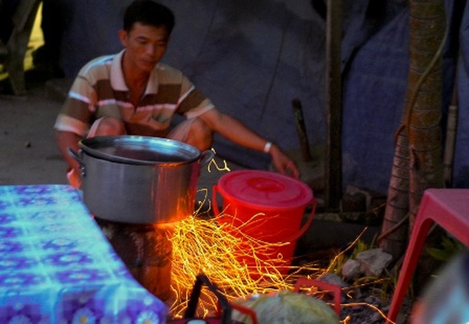 Saigon's floating market a bit less vibrant - 2