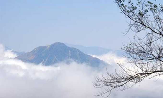 Lao Cai’s top ten beautiful mountains - 8