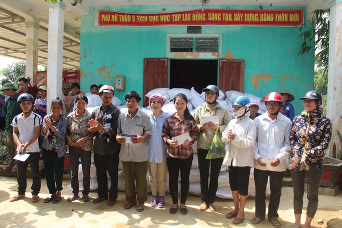 Thousands of gifts sent to flood victims - 2