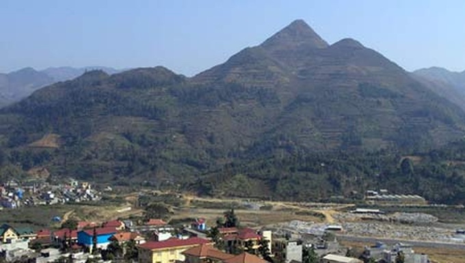 Lao Cai’s top ten beautiful mountains - 10