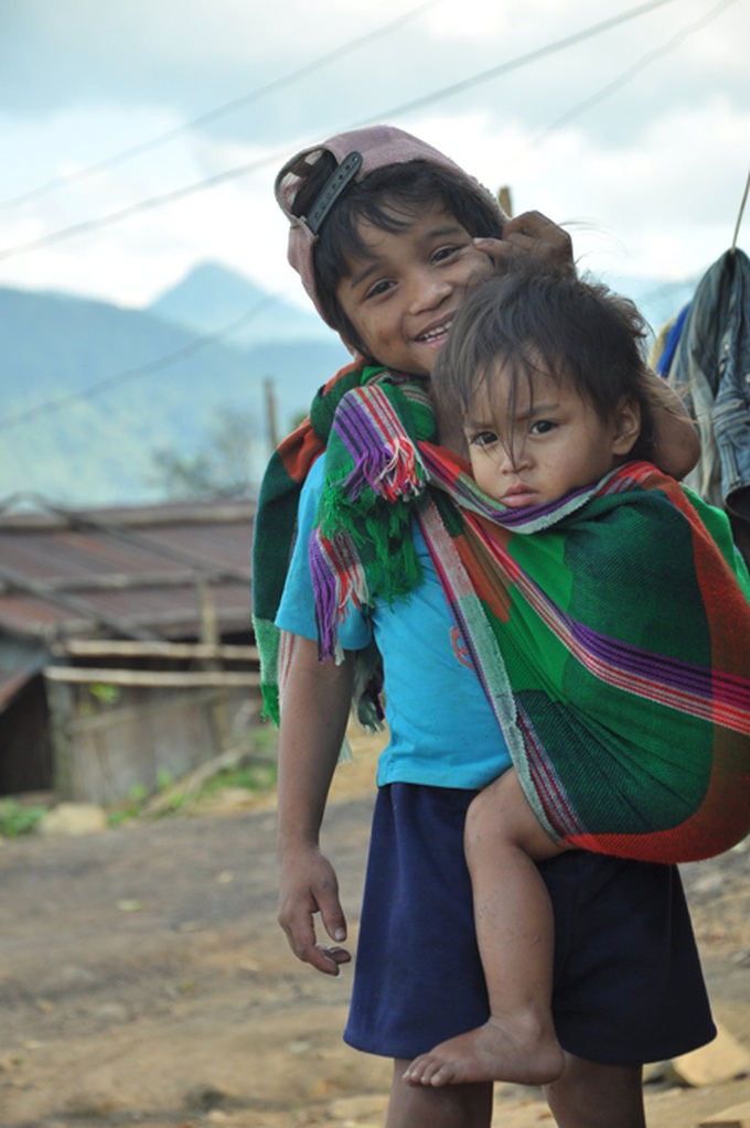 Hard life of ethnic children - 3