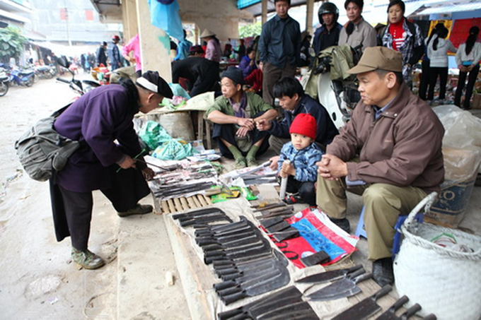 Traditional blacksmith craft of Nung An people - 7