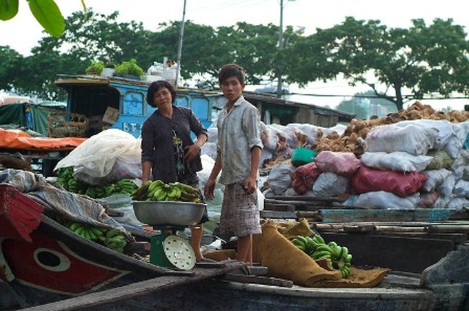 Saigon's floating market a bit less vibrant - 7