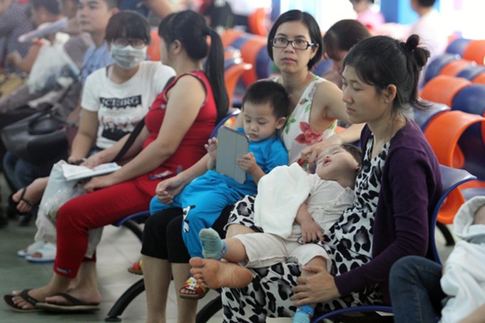 Hot weather sickens more elderly, children in HCM City - 1 Hot weather sickens more elderly, children in HCM City - 1