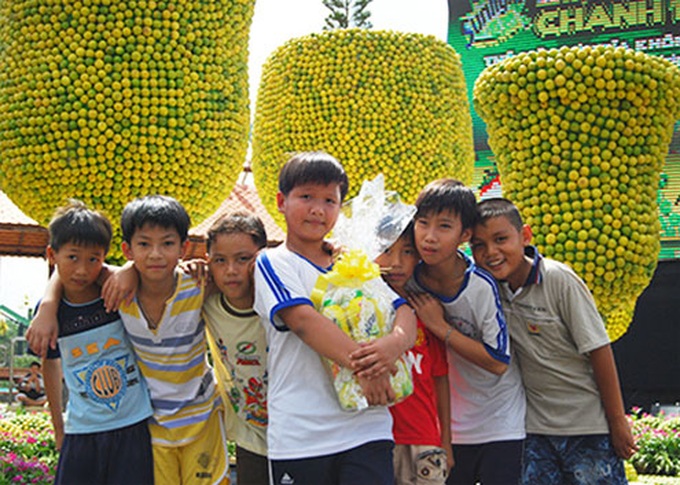 Lemon-made tea-set makes Vietnam record - 15