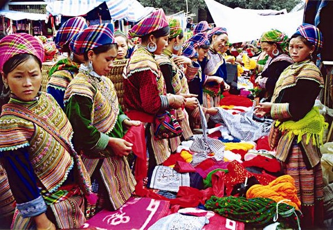 Lao Cai markets to remain traditional after upgrade - 1