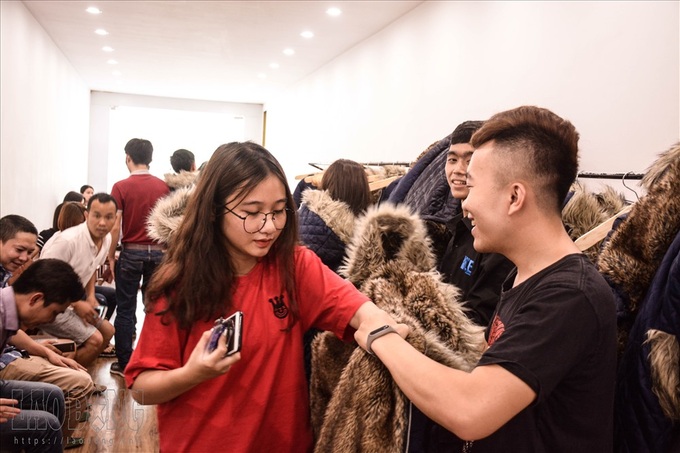 Icy coffee shop proves popular during heat wave - 5 Icy coffee shop proves popular during heat wave - 5
