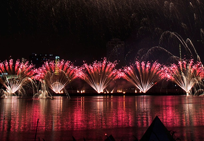 Danang International Fireworks Festival kicks off - 1