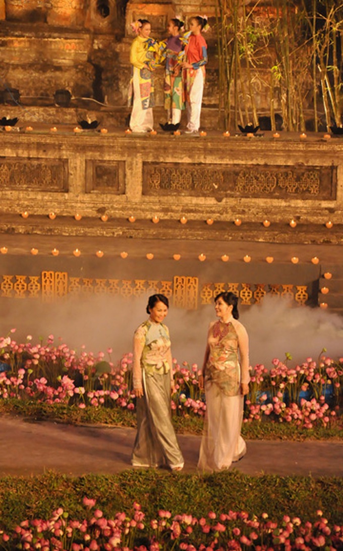 Ao Dai beauty honoured at Hue Festival - 15
