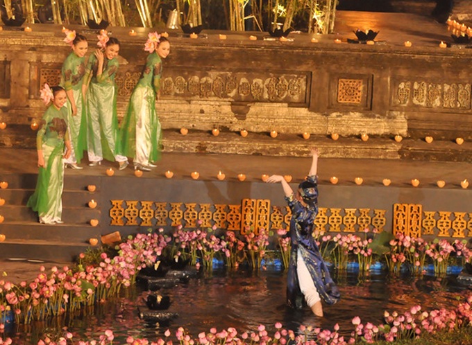 Ao Dai beauty honoured at Hue Festival - 17